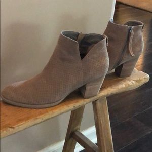 Dolce Vita booties